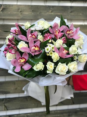 Букет цветов из: Розы и Хризантемы в Подлесном