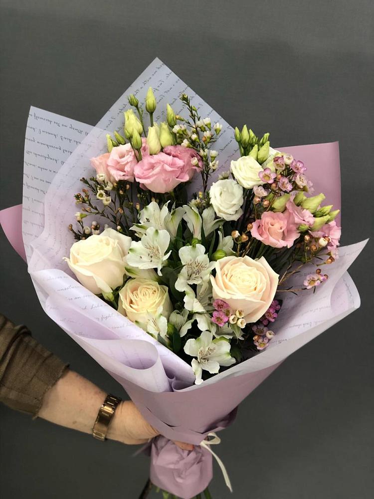 Букет цветов из: Альстромерии, Розы и Лизиантусы в Подлесном