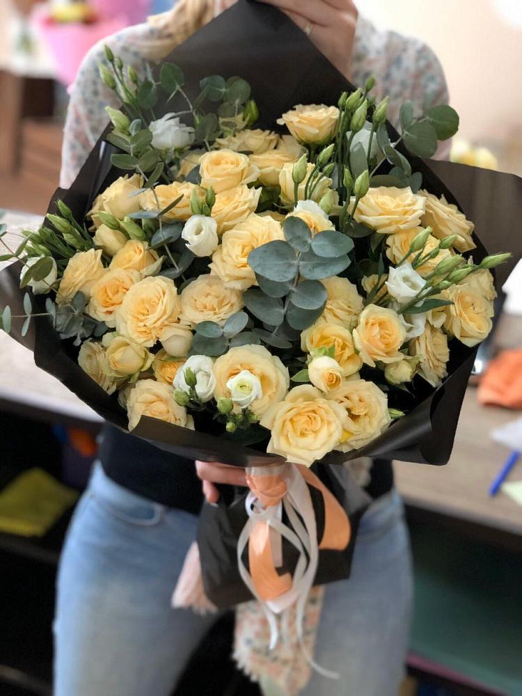 Букет цветов из: Розы и Лизиантусы в Подлесном