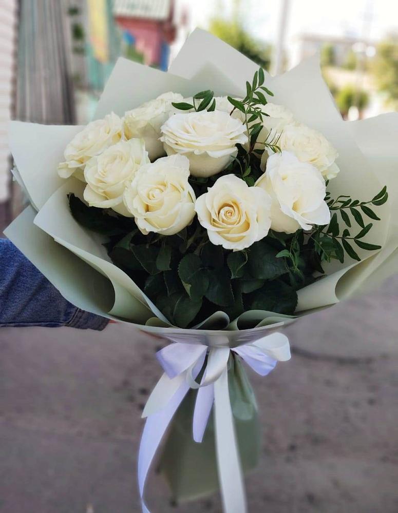 Букет Белые розы Проуд в Подлесном
