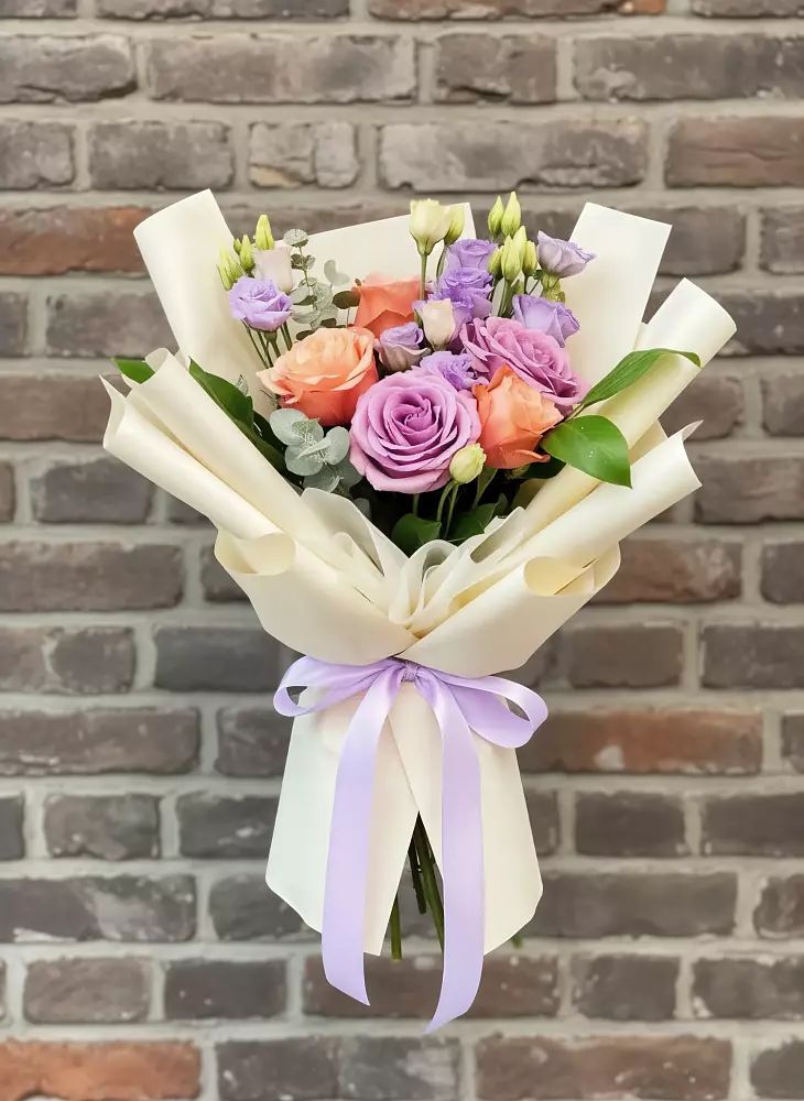 Букет цветов из: Лизиантусы и Розы в Подлесном