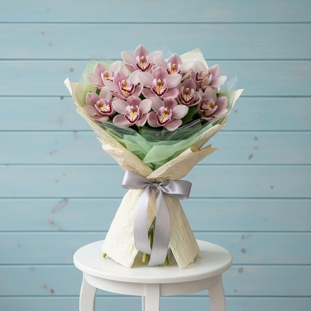 Букет цветов из: Орхидеи и Розы в Подлесном