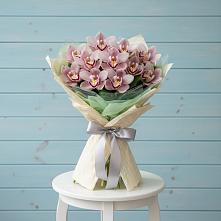 Букет цветов из:  Орхидеи и Розы в Подлесном
