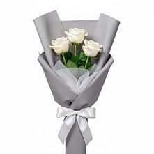 Букет 3 белые розы в Подлесном