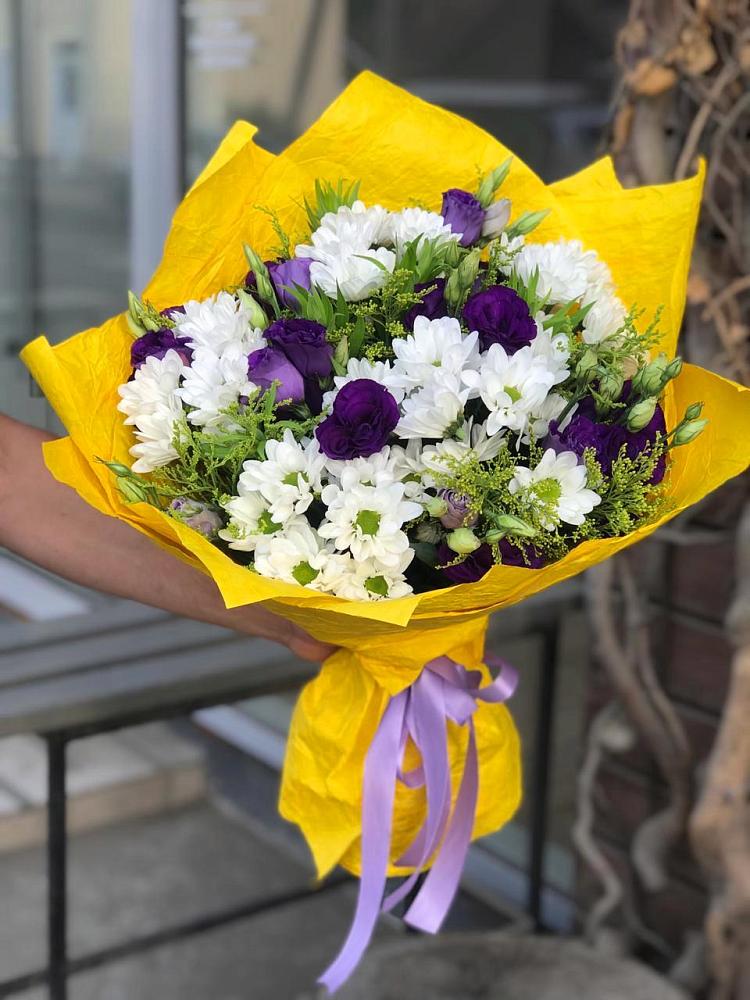 Букет цветов из: Ирисы, Хризантемы и Ромашки в Подлесном
