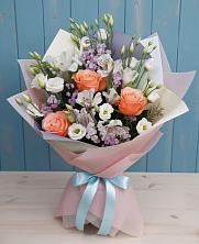 Букет цветов из:  Лизиантусы, Розы, Альстромерии и Гипсофила в Подлесном