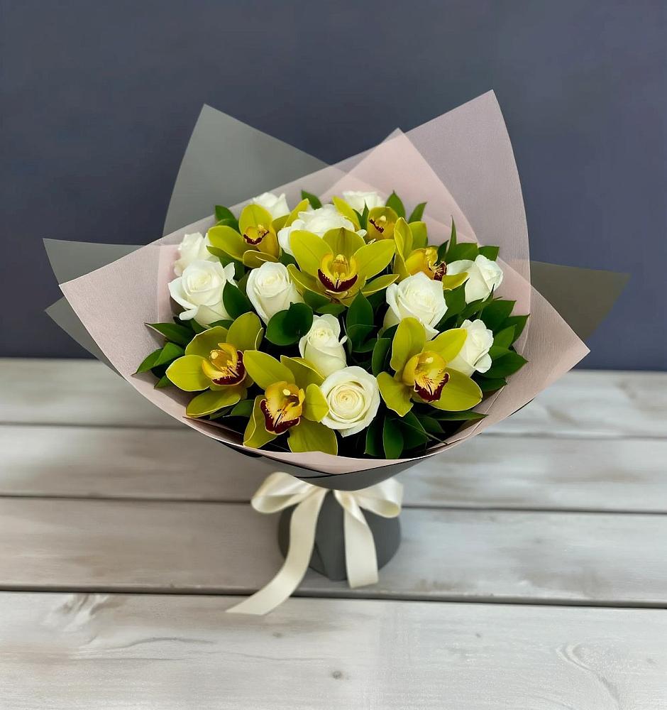 Букет цветов из: Орхидеи и Розы в Подлесном