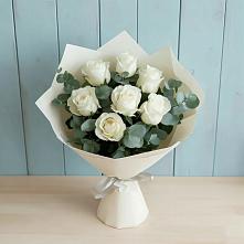 Букет Белые розы в Эвкалипте в Подлесном