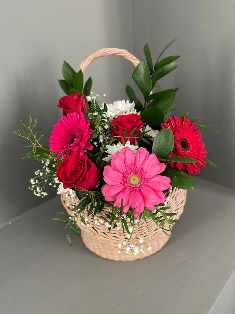 Цветочная композиция из Розы, Хризантемы и Герберы в корзине в Подлесном