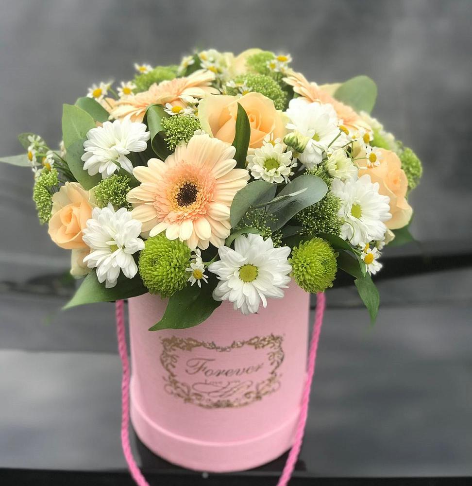 Цветочная композиция из Розы, Герберы и Хризантемы в шляпной коробке в Подлесном