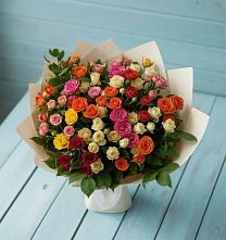 Букет Микс из разноцветных кустовых роз в Подлесном